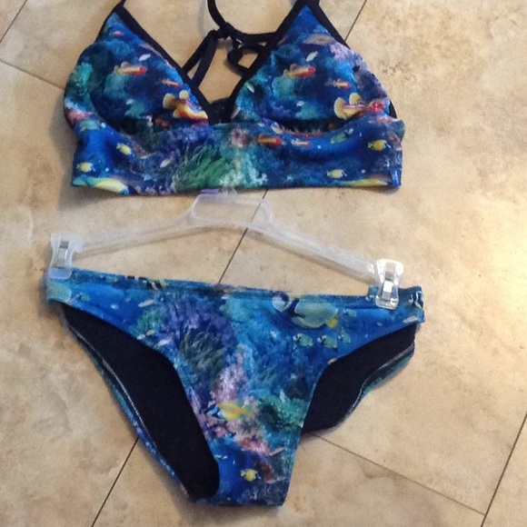 Melika Bikini. New w/o tags. Size Large - Picture 3 of 5